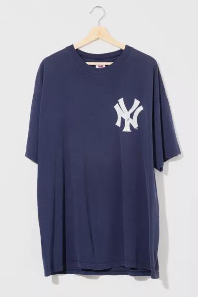 Urban Outfitters Vintage Y2K New York Yankees Derek Jeter Graphic T-Shirt