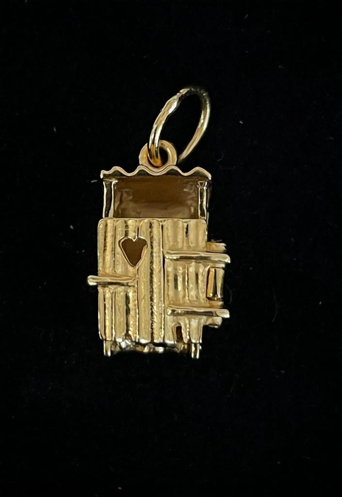 Azi Rasson Azi Rasson - Women
s Vintage Outhouse Charm