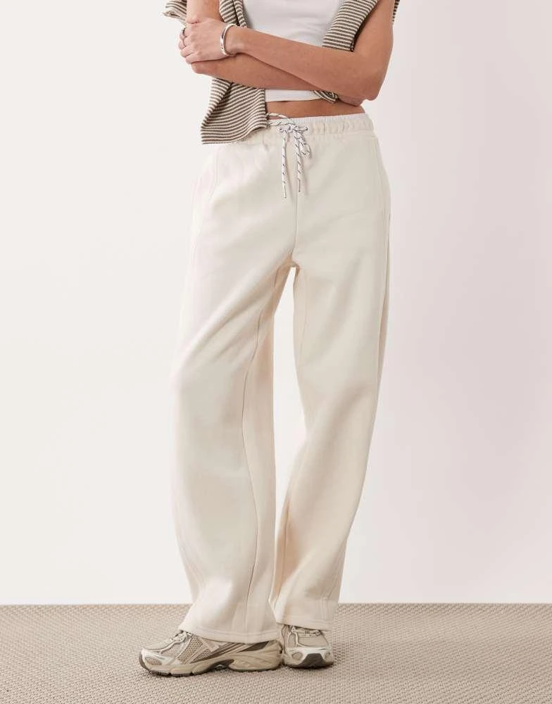 Cotton On Cotton On barrel plush barrel jogger sweatpants in sesame marl 2