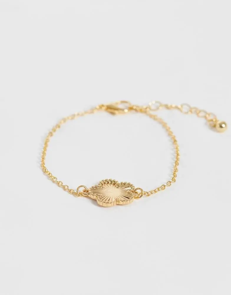 New Look New Look clover flower gold plated bracelet in gold