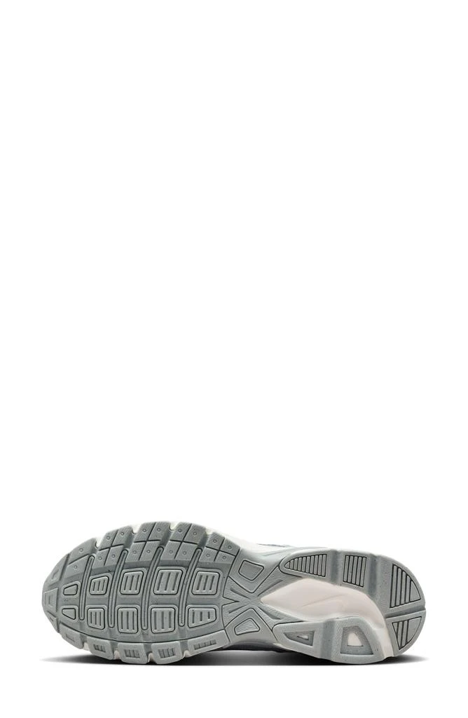 NIKE Initiator Running Shoe 5