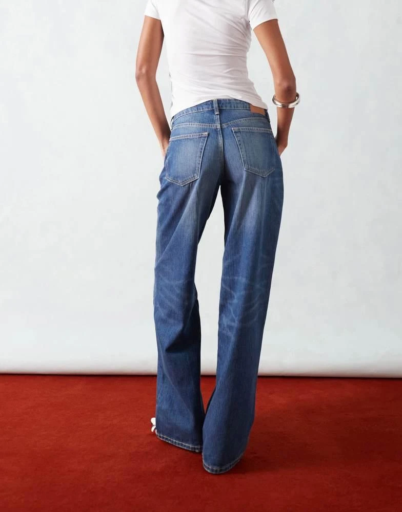 Weekday Weekday Ample low waist baggy fit jeans in streaky blue wash 2