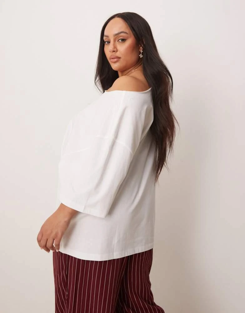 ASOS ASOS DESIGN Curve slouchy off shoulder oversized tee in white 3