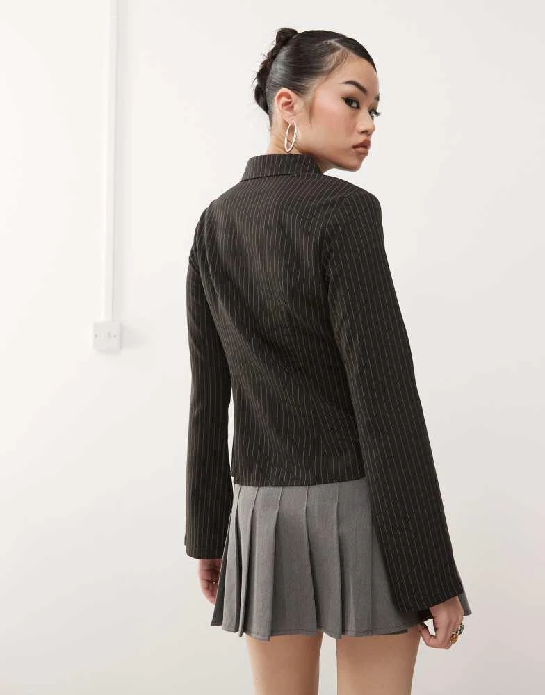 Princess Polly Princess Polly fitted flare sleeve shirt in charcoal pinstripe 4