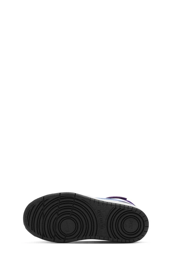 NIKE Kids
 Court Borough Mid 2 Basketball Shoe 5