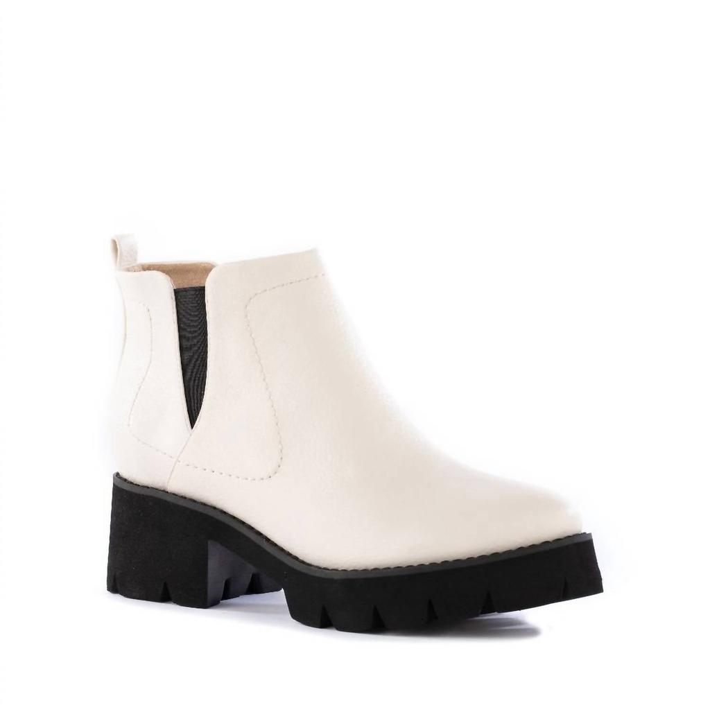 Seychelles Bc Fight For Your Right Ankle Boot In Off-White