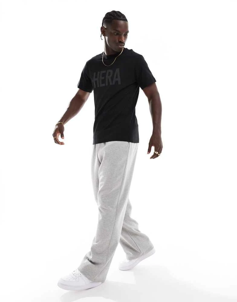 HERA Hera label regular fit t-shirt in black 2