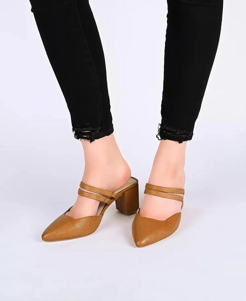 Journee Signature Women's Kaitlynn Block Heel Slip On Pumps 9