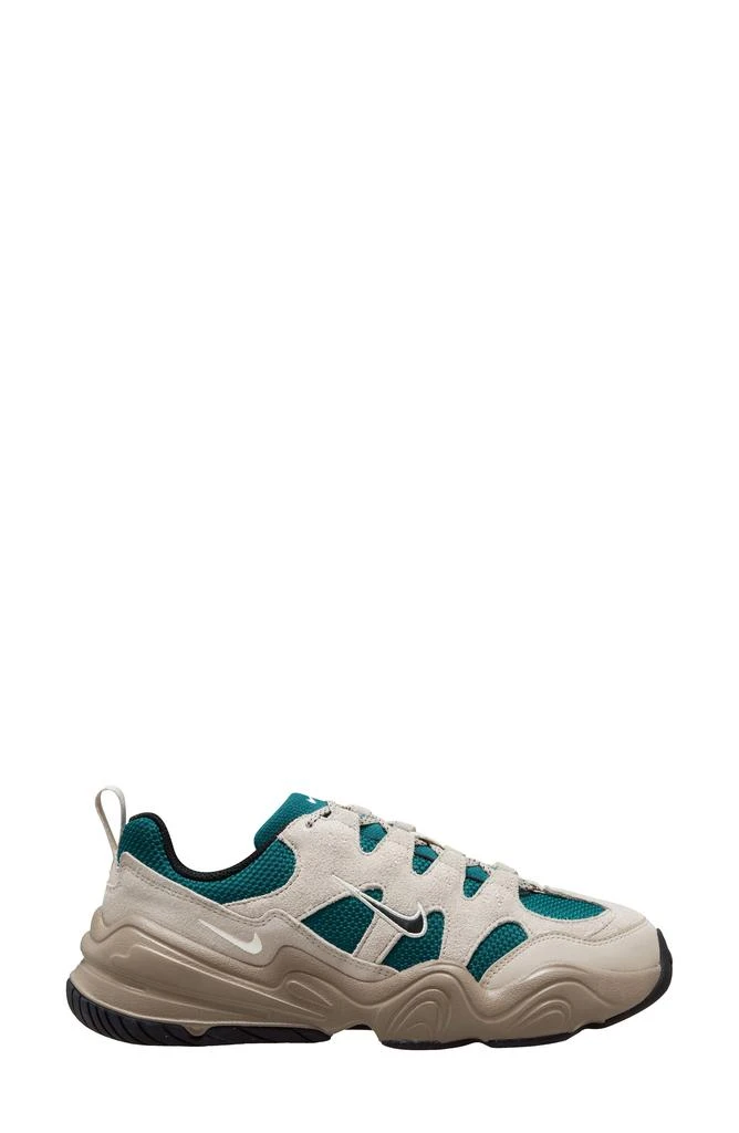 NIKE Tech Hera Sneaker 1