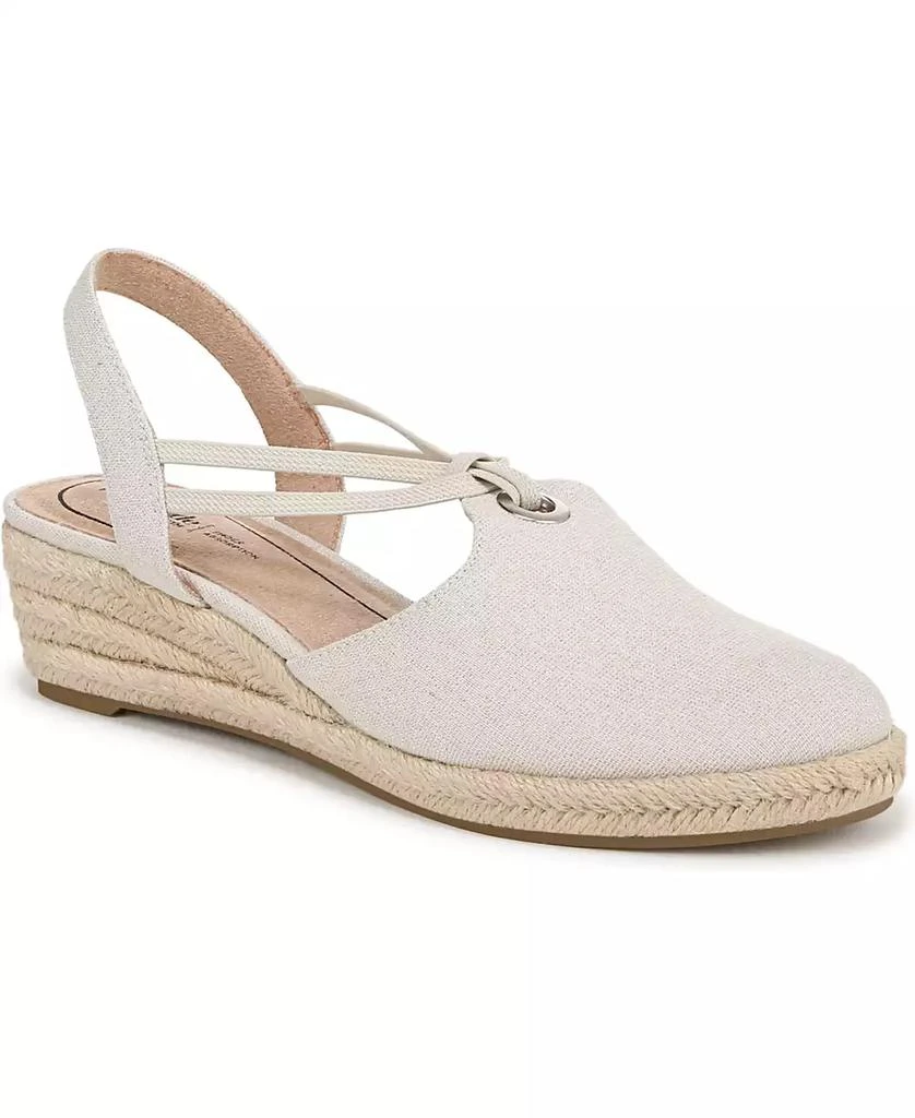 LifeStride Women's Kennedy Closed Almond Toe Wedge Espadrilles 1