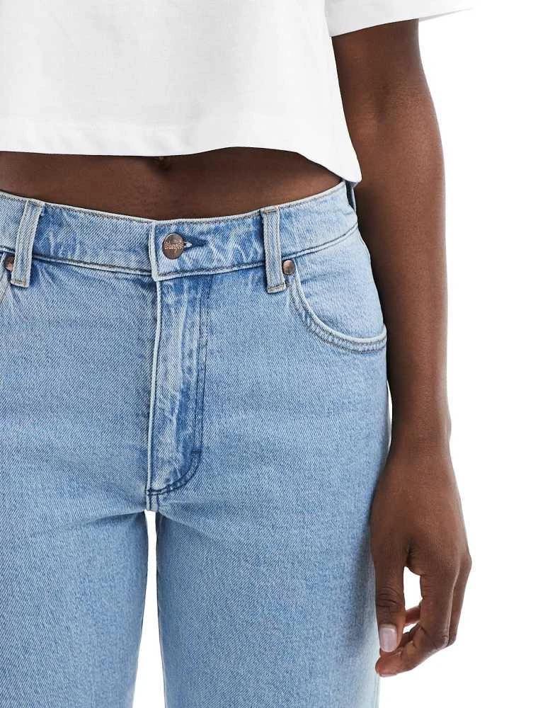 Wrangler Wrangler Sunset mom fit jeans in light blue 2