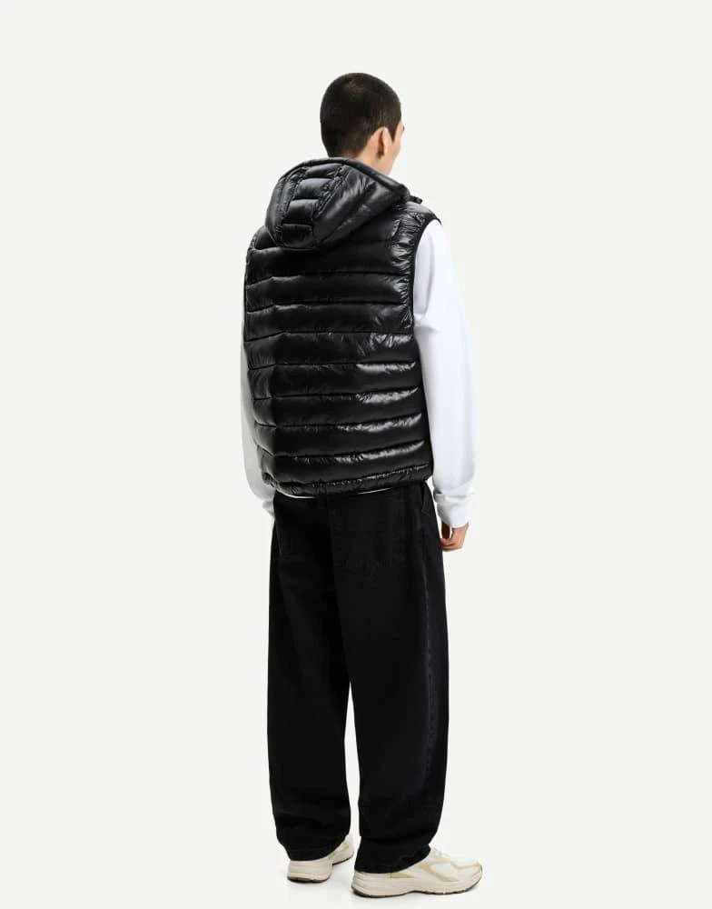Bershka Bershka Lightweight puffer gilet in black 4