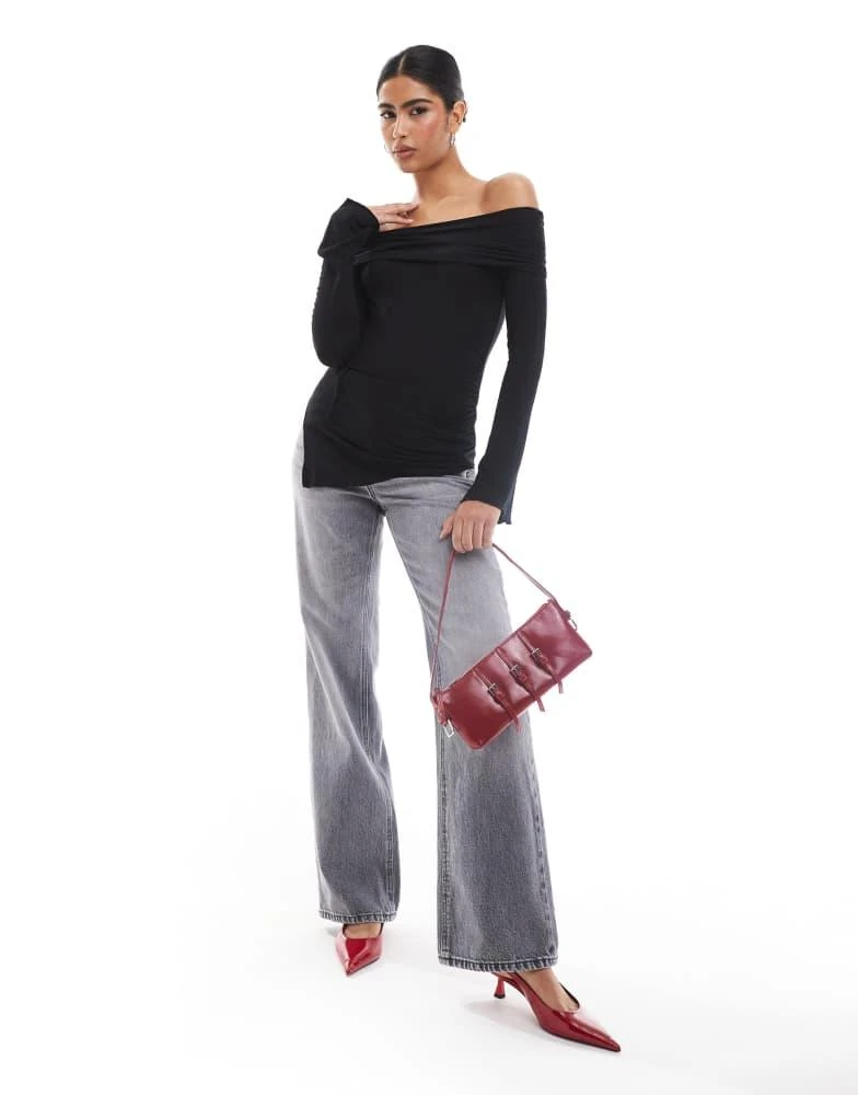 Stradivarius Stradivarius off shoulder asymmetric top in black 2