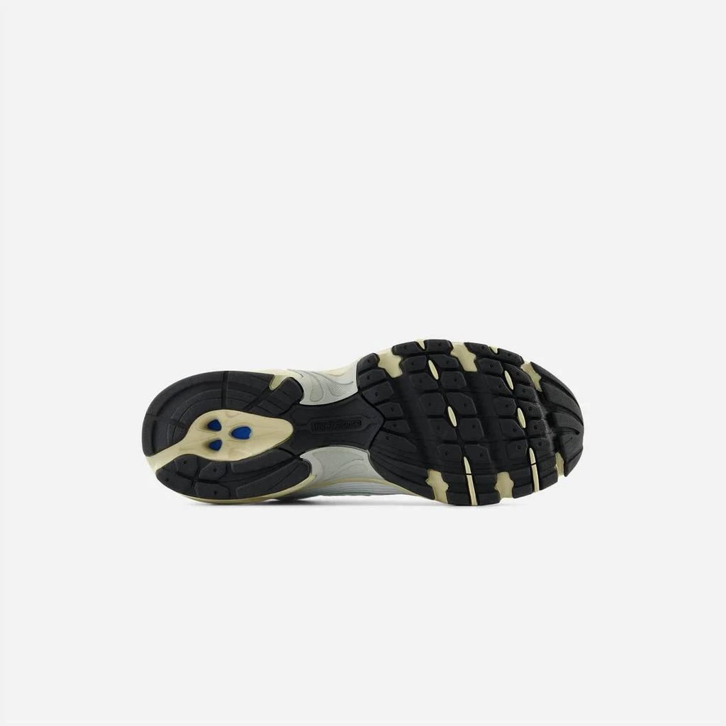 New Balance Women's MR 530 Shoes 5