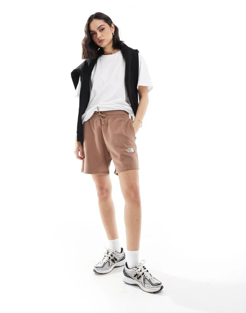 The North Face The North Face Essential relaxed shorts in latte 1