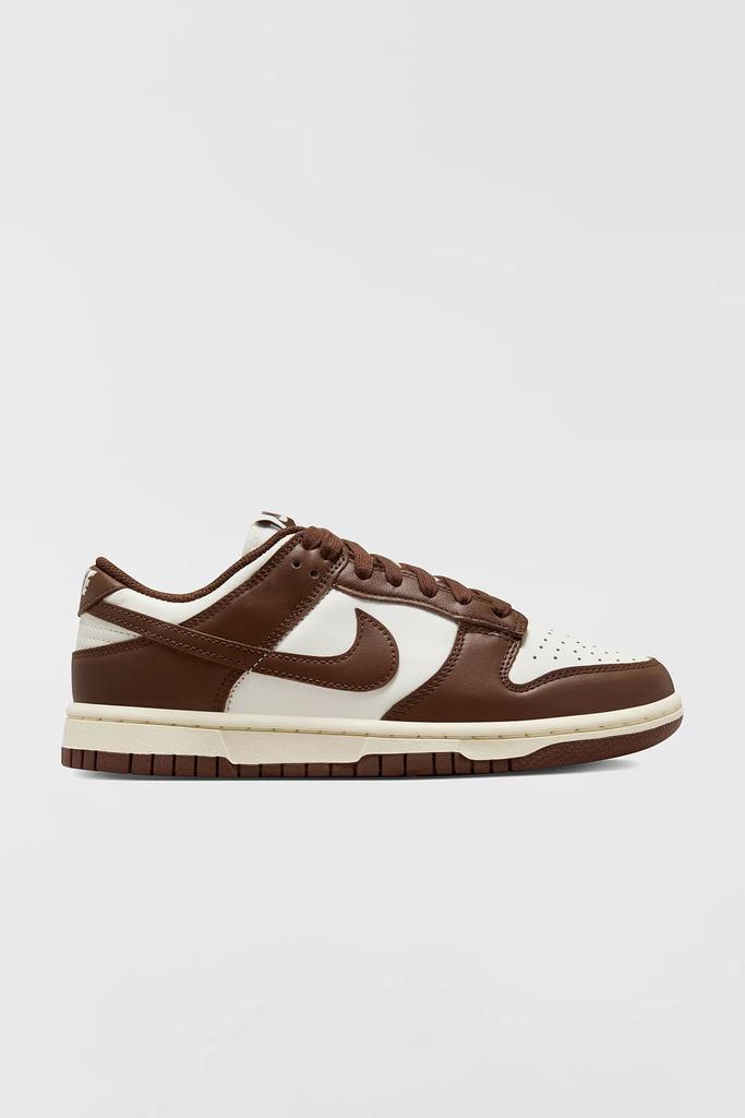 urban outfitters nike sneakers