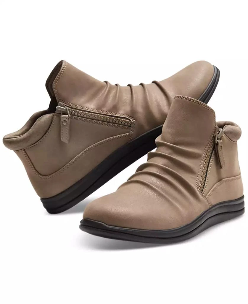 Clarks Women's Breeze Range Ruched Ankle Booties 7