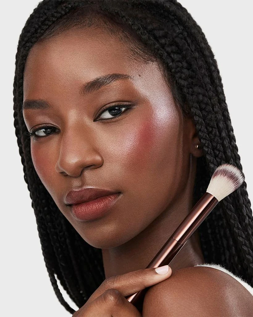 Hourglass Cosmetics No. 15 Blush Brush 2