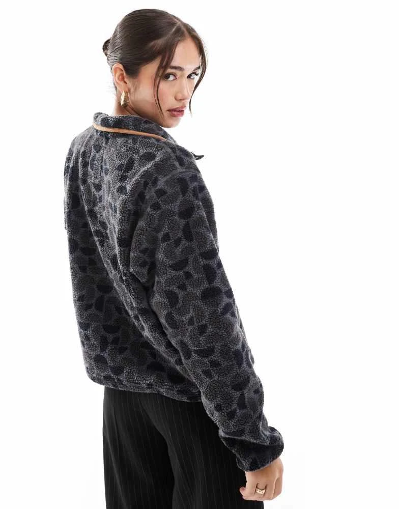 Columbia Columbia Helvetia II printed cropped half snap fleece in black retroscape 3