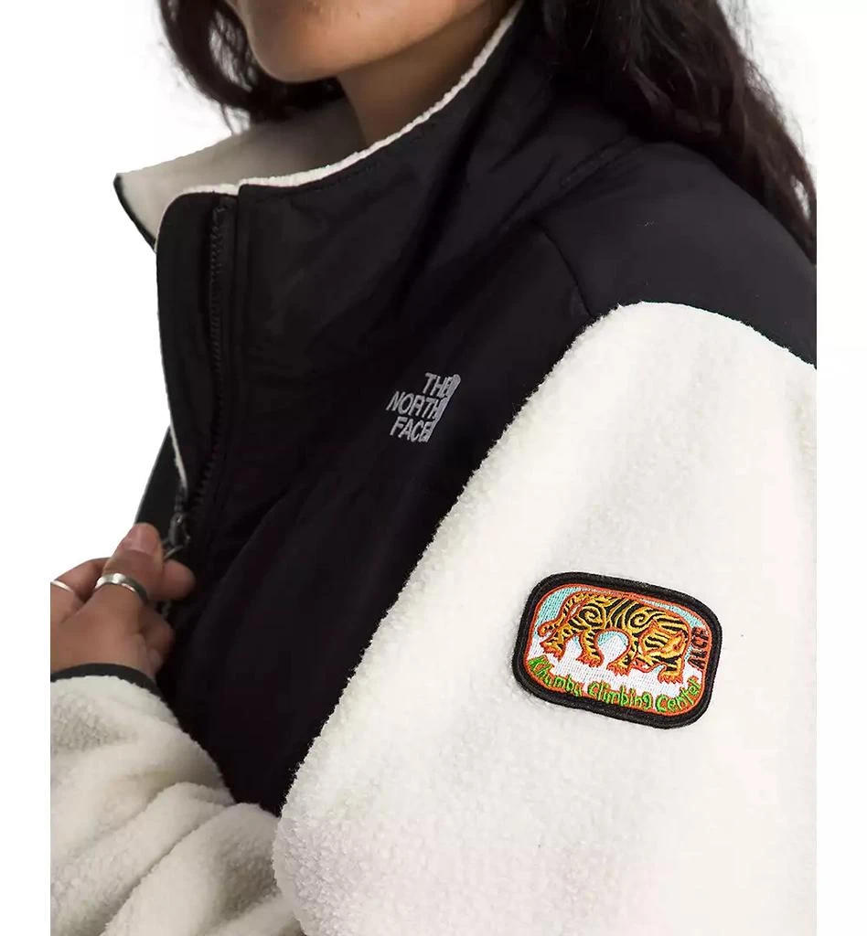 The North Face Women's Retro Denali Jacket 3