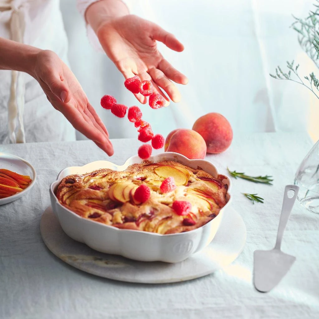 Emile Henry Madeleine Heart Shaped Cake Dish 6