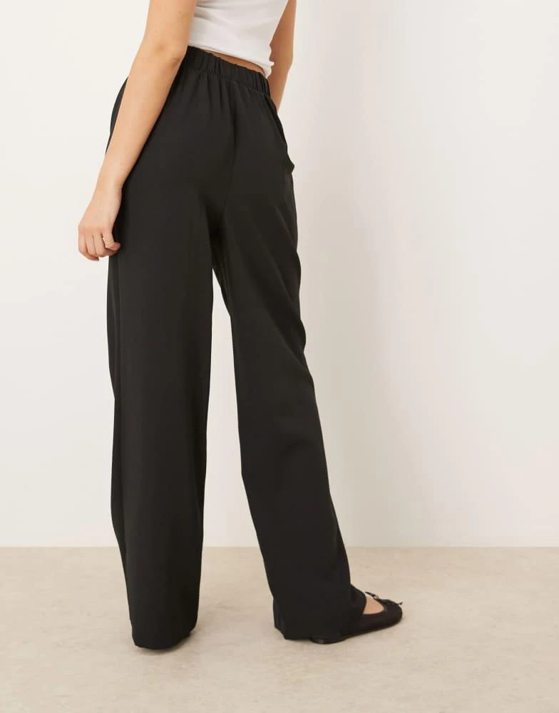 New Look New Look pull on wide leg trouser in black 4