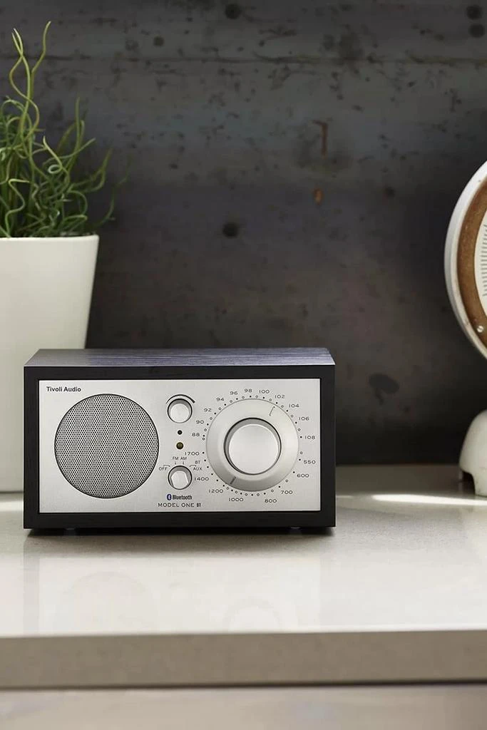 Tivoli Audio Tivoli Audio Model One Bluetooth AM/FM Radio
Speaker
