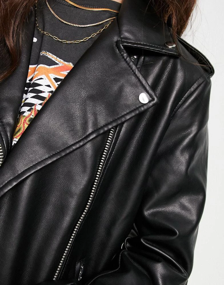 Stradivarius Stradivarius oversized faux leather biker jacket in black 4