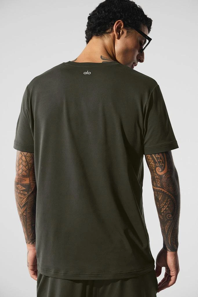 Alo Conquer Reform Crewneck Short Sleeve - Stealth Green 2