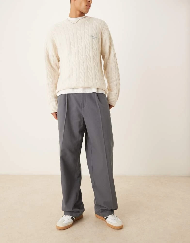 ASOS ASOS DESIGN wide leg trousers with pleat detailing in grey 2