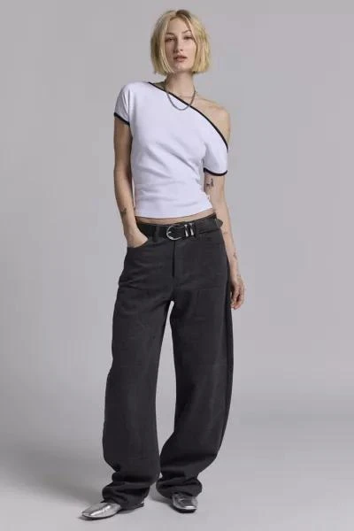 BDG BDG Sarah Off-The-Shoulder Cropped Tee 2