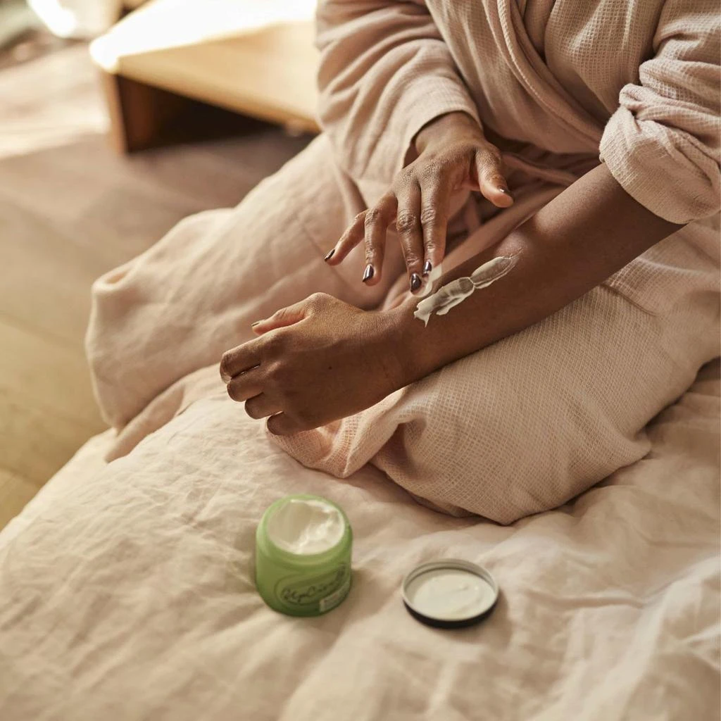 Upcircle Body Cream with the Extract of Leftover Date Seeds 7
