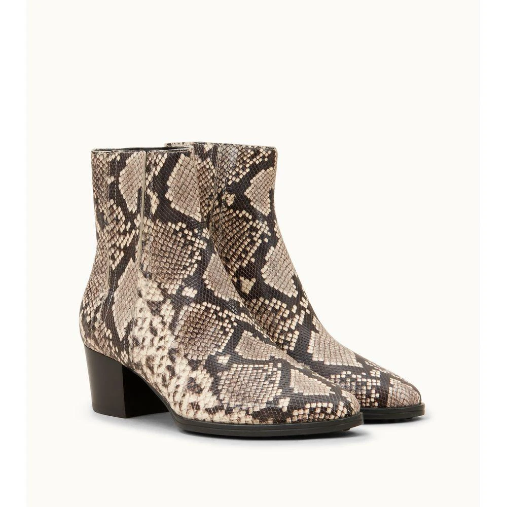 Tod's Ankle Boots in Leather 2