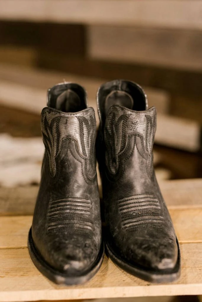 Ariat Hazel Western Boot In Naturally Distressed Black 2