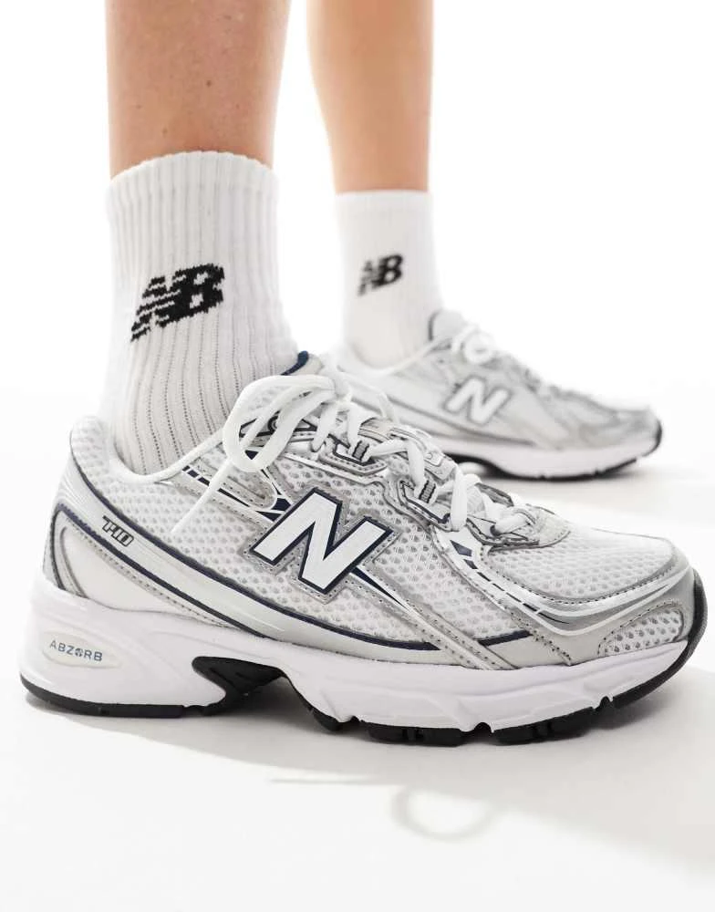 New Balance New Balance 740 trainers in navy and white 5