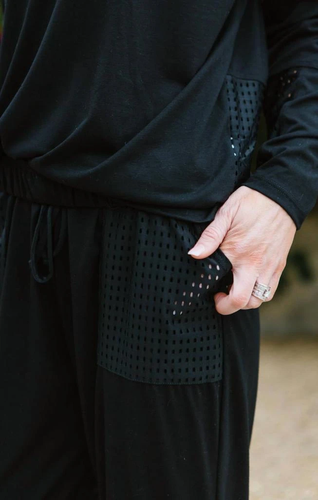 Onzie Mesh-Detailed Jogger 2