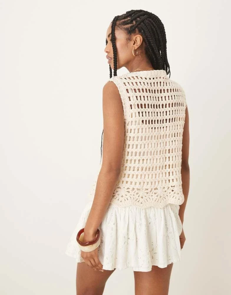 Vila Vila premium floral hem crochet detail waistcoat in birch cream 3