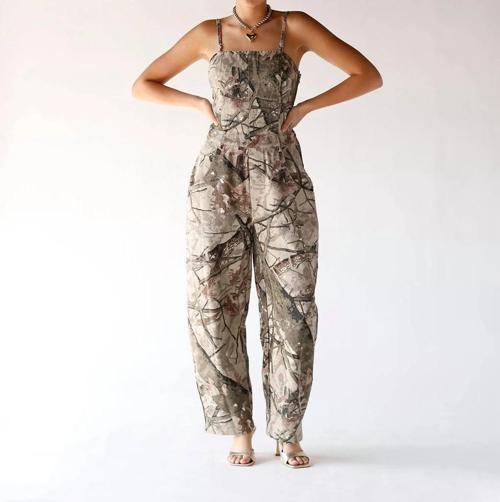 DAVI 
DANI Davi 
Dani - CAMO DENIM JUMPSUIT