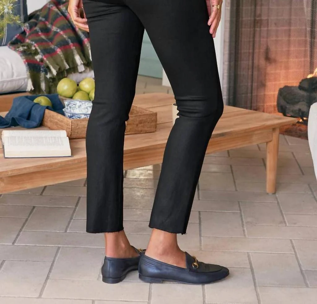 Frank 
Eileen Frank 
Eileen - Derry Illusion Pull-on Jean 2