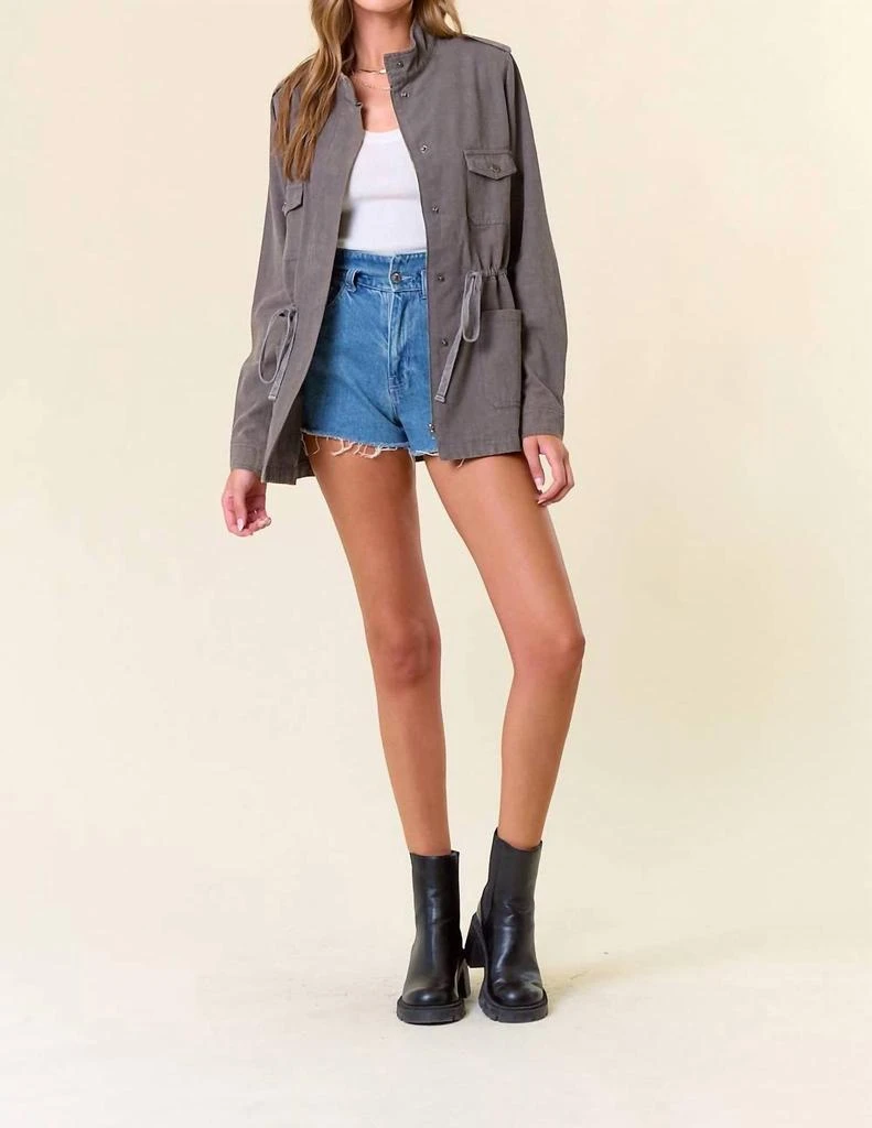 Doe and Rae Doe And Rae - Camo Mock Neck Utility Jacket With Hidden Snap 4