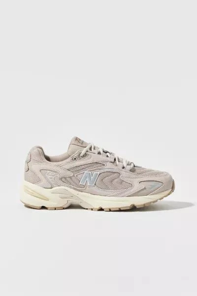New Balance New Balance Women's 725v1 Sneaker 2