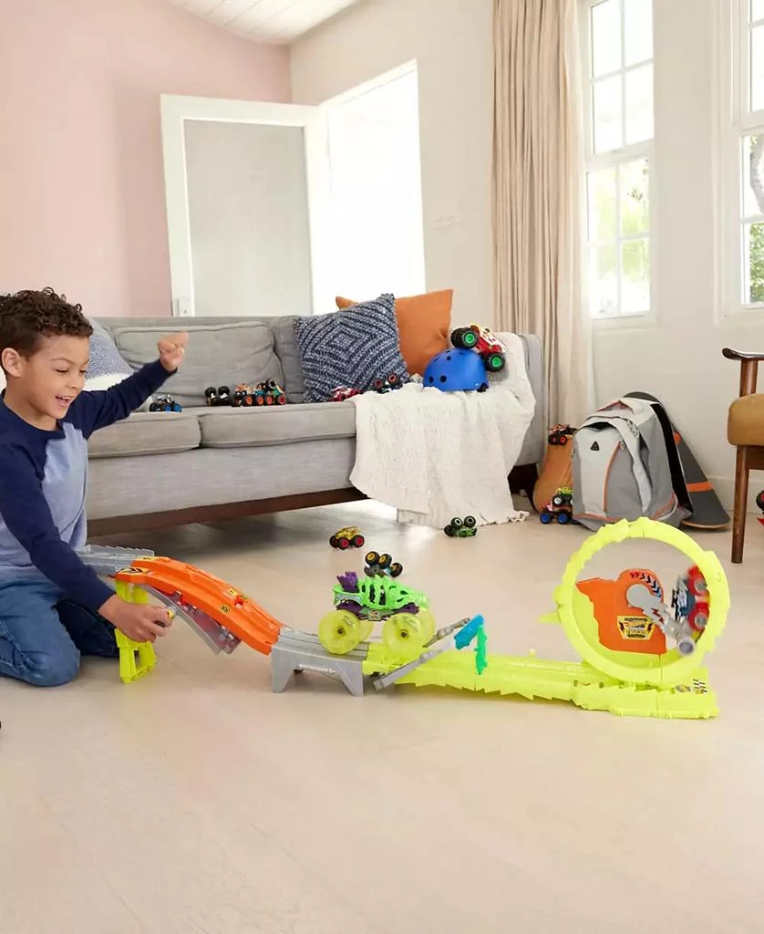 Hot Wheels Monster Trucks Race and Chase Challenge Playset 2