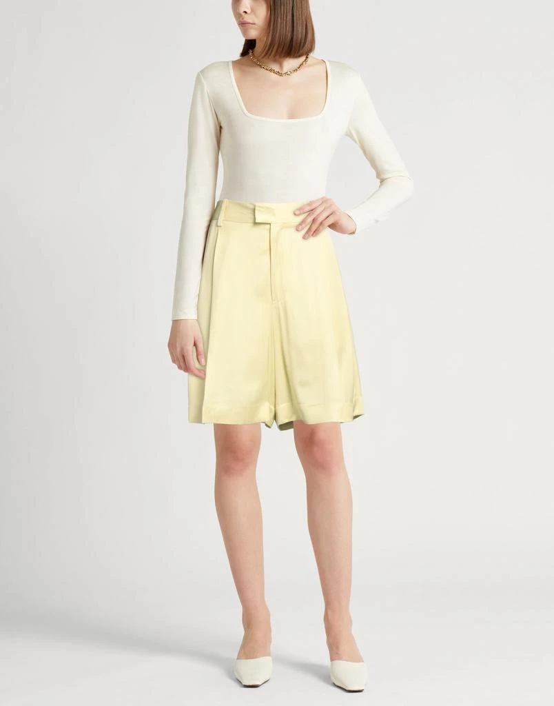 Jil Sander Shorts 
Bermuda 2