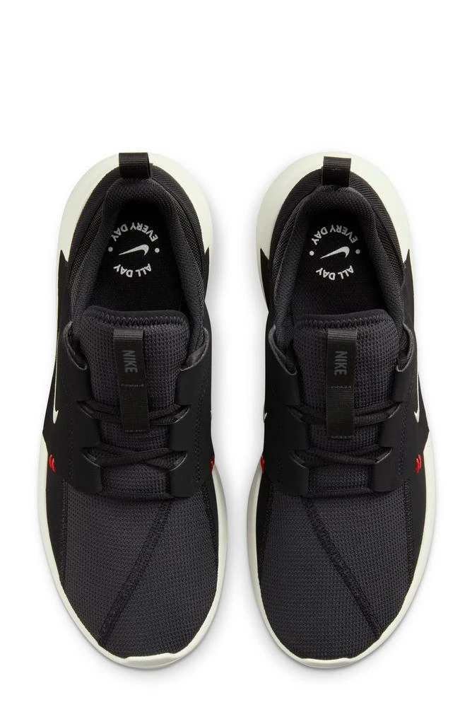 NIKE E-Series AD Shoe 4