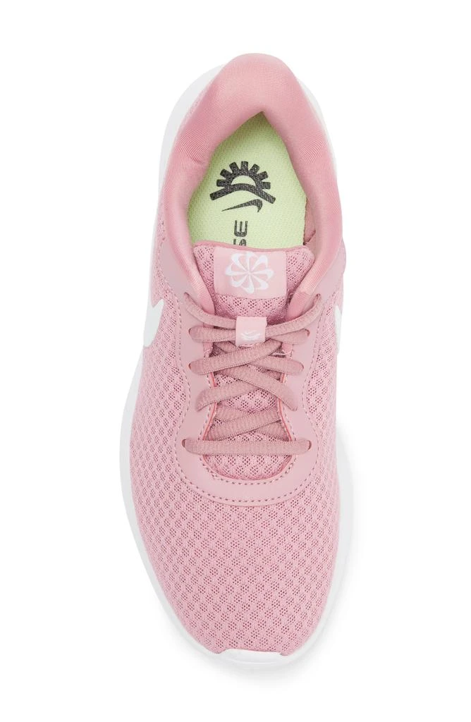 NIKE Tanjun Ease Shoe 5