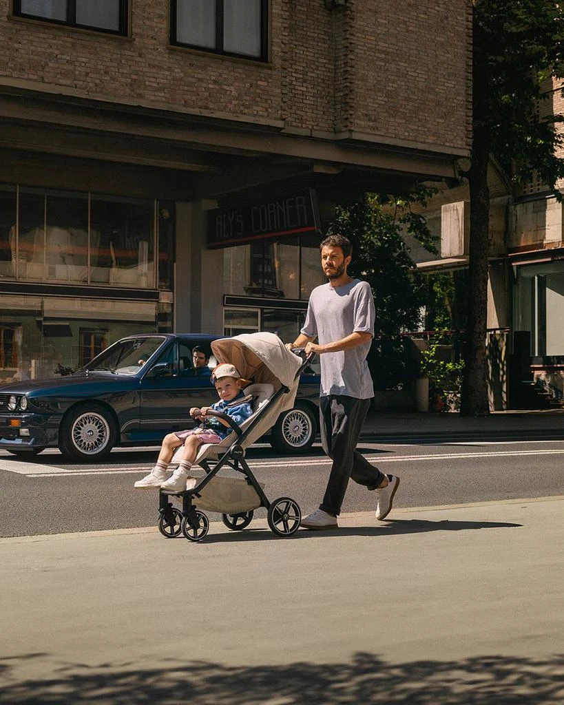 Nuna x BMW TRVL lx Stroller 10