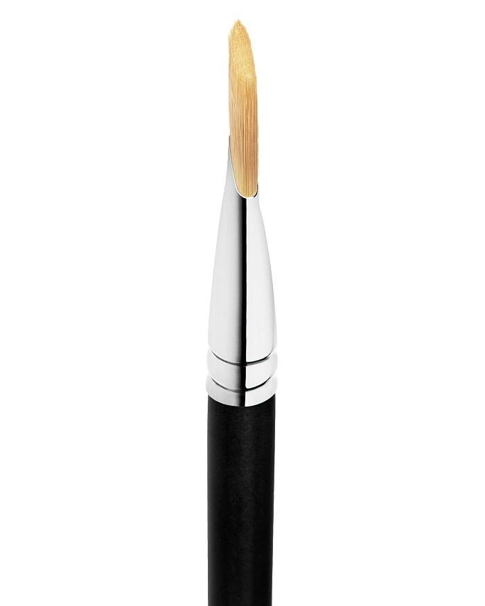 MAC 191 Square Foundation Brush 2