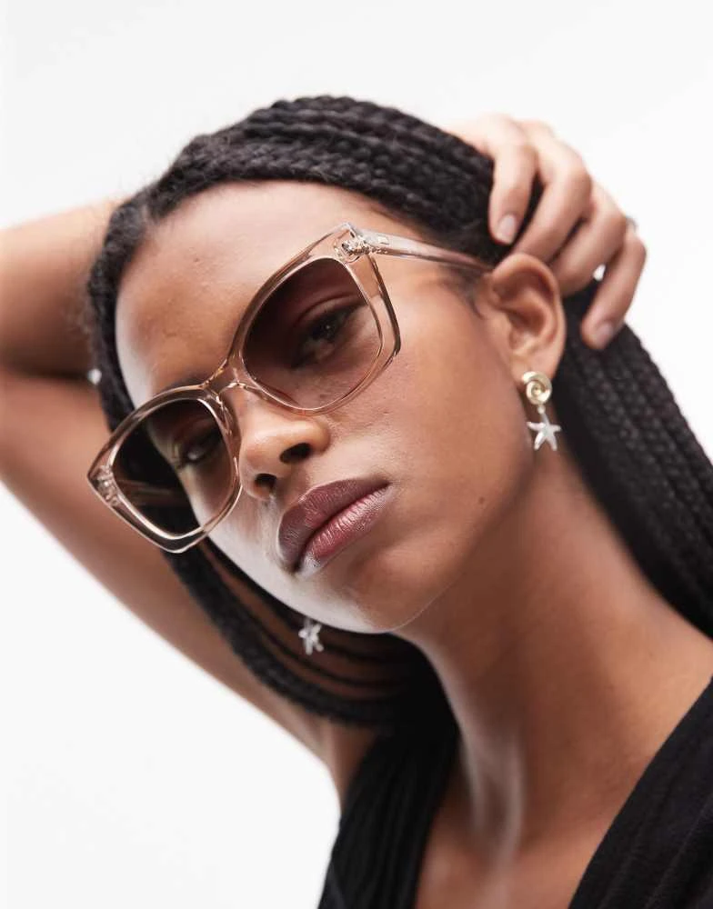 Le Specs Oversized Cat Eye Sunglasses Air Heart Black Gold Female Cat-Eye Sunglasses | Le Specs main image 2