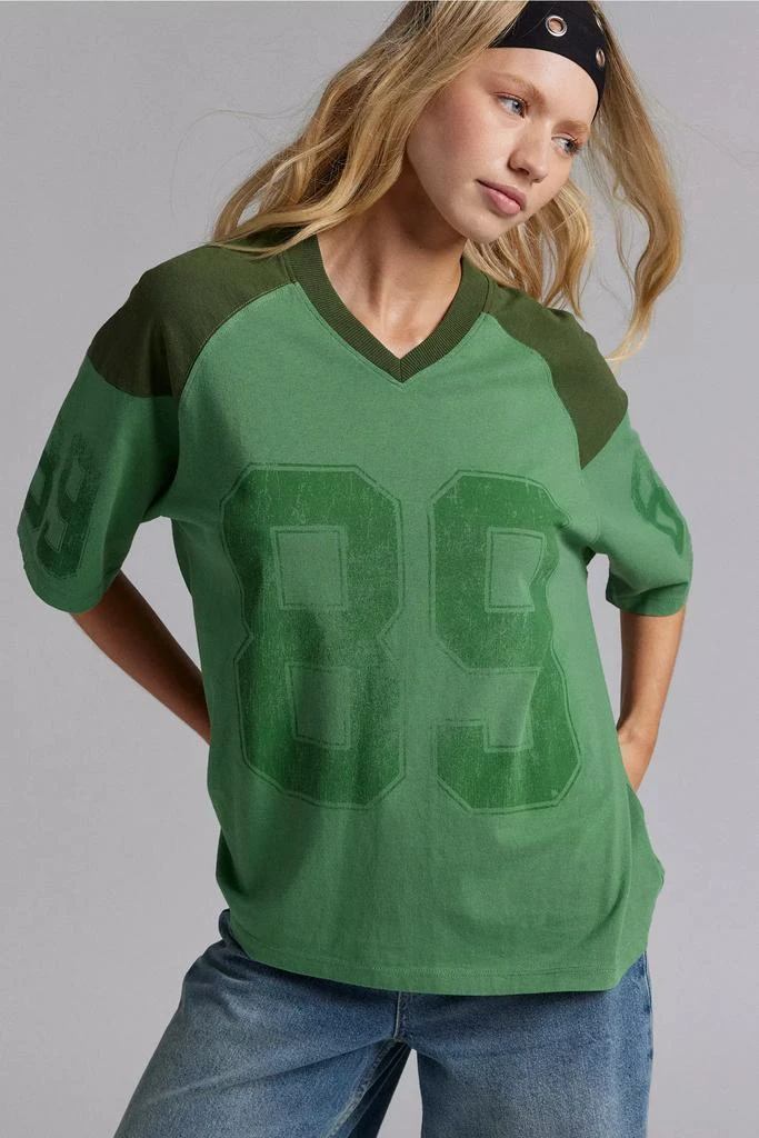 Urban Outfitters 89 V-Neck Boxy Graphic Tee 1