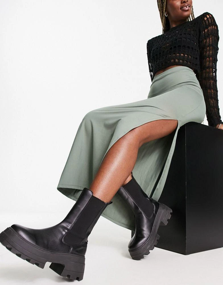 Bershka Bershka ribbed midaxi skirt in khaki 4